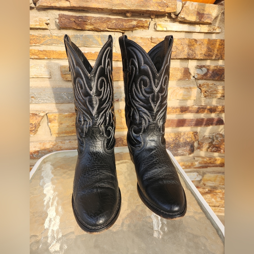 Men's black Laredo cowboy boots, size 9